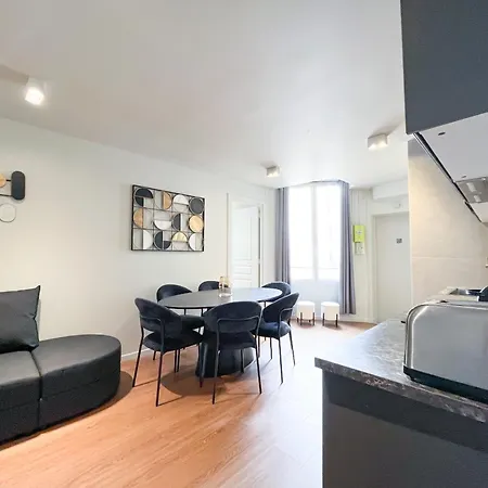 Apartment Urbanflat 03 - 4 Bedroom In Center Of Paris